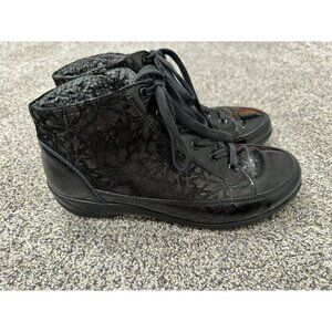 Semler Ladies Shiny Black Ankle Lace Up Sneaker Boots Size 7.5 EUC